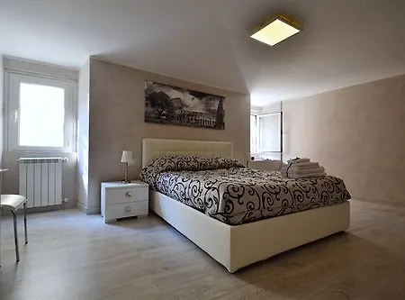 Bed and Breakfast Black And White 4*