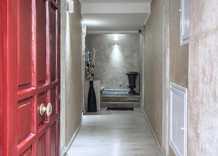 Black And White 4* Rzym