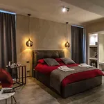 Bed & Breakfast Black And White