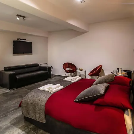 Frühstückspension Black And White