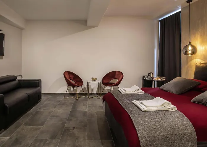 Black And White روما