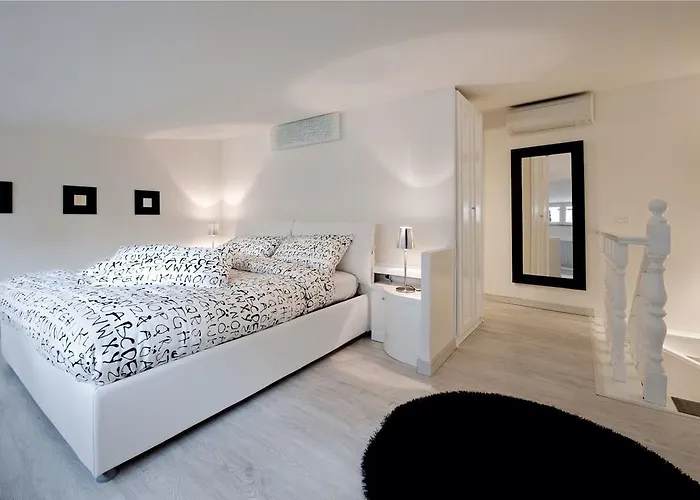 فندق مبيت وإفطار Black And White روما