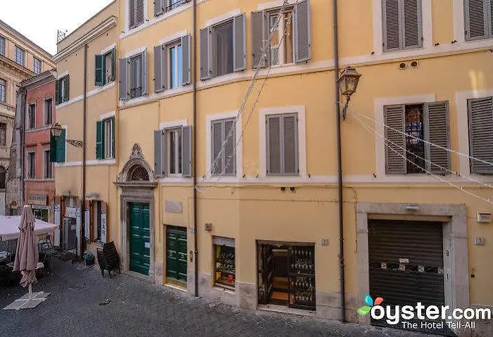 Black And White فندق مبيت وإفطار