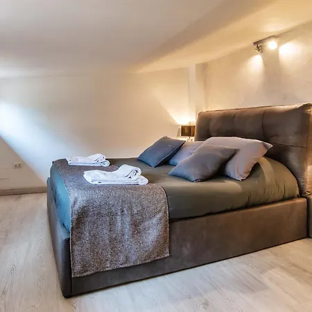 Bed & Breakfast Black And White 4*