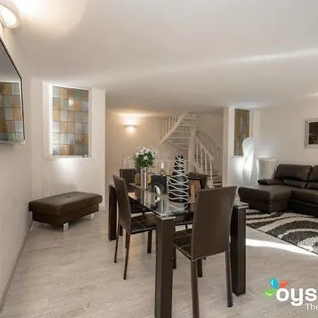 Black And White 4* Rome