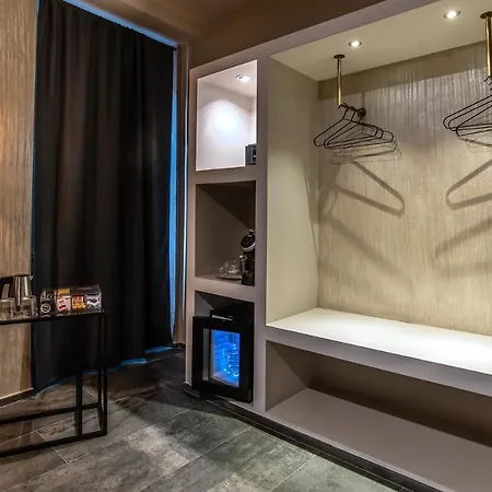 Bed & Breakfast Black And White