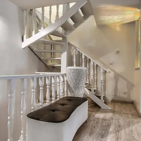 Black And White Bed & Breakfast Rom