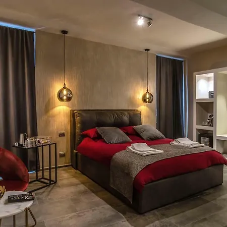 Bed & Breakfast Black And White